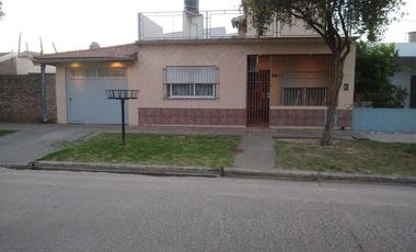 Dúplex en venta - 3 Dormitorios 2 Baños - Cochera - 166Mts2 - San Miguel