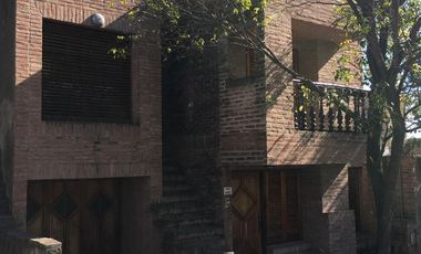 Casa en venta - 3 Dormitorios 2 Baños - 250Mts2 - Colinas de Vélez Sarsfield, Córdoba