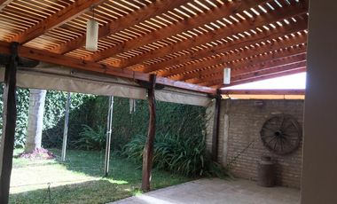 Casa en venta - 3 Dormitorios 2 Baños - 250Mts2 - Colinas de Vélez Sarsfield, Córdoba