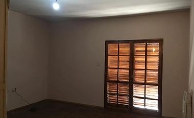 Casa en venta - 3 Dormitorios 2 Baños - 250Mts2 - Colinas de Vélez Sarsfield, Córdoba