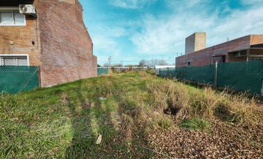 Terreno de oportunidad en Fisherton, a metros de Av. Newbery