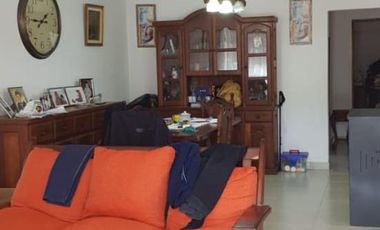 Casa y departamentos en venta - 6 Dormitorios 6 Baños - Cochera - 375Mts2 - Batan