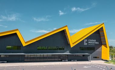 Galpones industriales en Ciudad Industria, Funes