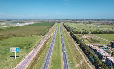 Galpones industriales en Ciudad Industria, Funes