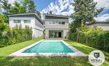 Casa Venta 4 amb 3 dorm a estrenar pileta y Gas en complejo cerrado Villa Elvira, Gral. Pacheco