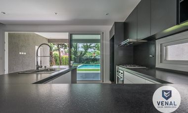 Casa Venta 4 amb 3 dorm a estrenar pileta y Gas en complejo cerrado Villa Elvira, Gral. Pacheco