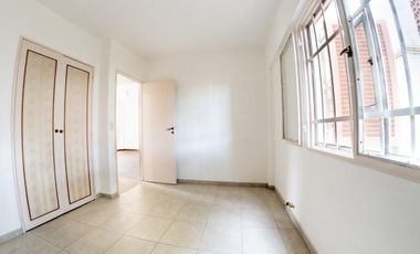 Departamento en venta - 2 Dormitorios 1 Baño - 45Mts2 - Ezpeleta, Quilmes