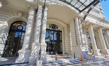 Chateau Av. Libertador. Vista al Rio y Ciudad. 4 ambientes 220mts.