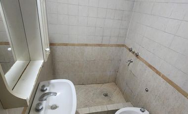 Departamento 2 amb. con balcon.  Alquiler en San Justo.