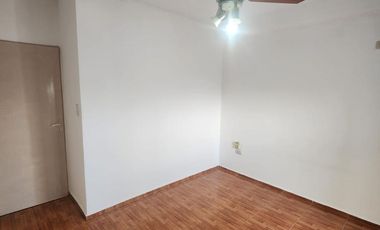 Departamento 2 amb. con balcon.  Alquiler en San Justo.