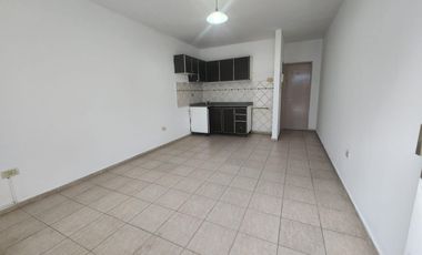 Departamento 2 amb. con balcon.  Alquiler en San Justo.