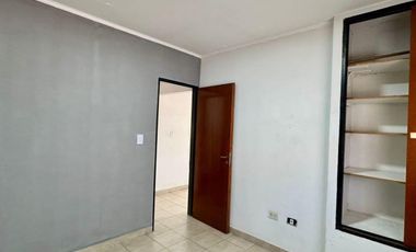Casa en venta - 2 Dormitorios 1 Baño - 59mts2 - Chivilcoy