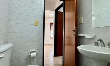 Casa en venta - 2 Dormitorios 1 Baño - 59mts2 - Chivilcoy