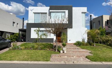 Casa en  alquiler temporario amoblada