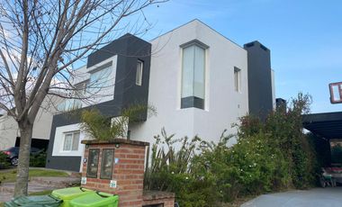 Casa en  alquiler temporario amoblada