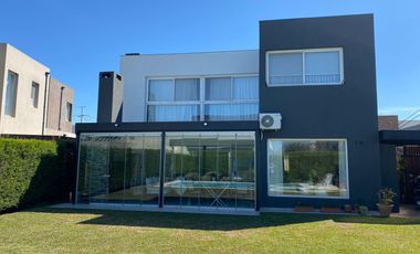 Casa en  alquiler temporario amoblada