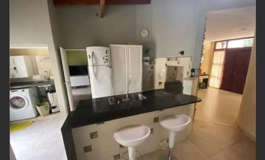 Casa en venta - 4 Dormitorios 2 Baños - Cocheras - 372Mts2 - Campana