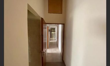 Casa en venta - 4 Dormitorios 2 Baños - Cocheras - 372Mts2 - Campana