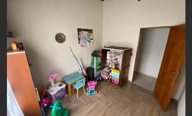 Casa en venta - 4 Dormitorios 2 Baños - Cocheras - 372Mts2 - Campana