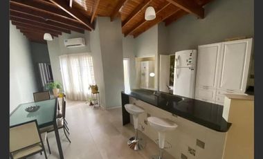Casa en venta - 4 Dormitorios 2 Baños - Cocheras - 372Mts2 - Campana
