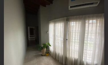 Casa en venta - 4 Dormitorios 2 Baños - Cocheras - 372Mts2 - Campana