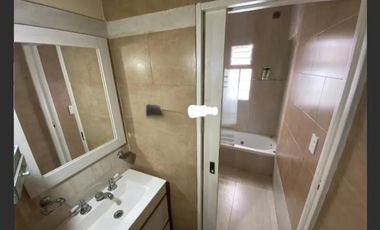 Casa en venta - 4 Dormitorios 2 Baños - Cocheras - 372Mts2 - Campana