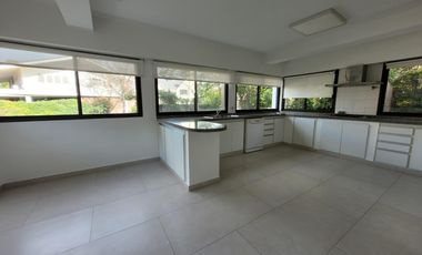 Excelente Casa en alquiler en el barrio Privado San Isidro Chico