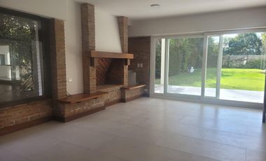 Excelente Casa en alquiler en el barrio Privado San Isidro Chico
