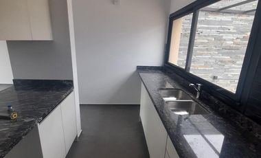 Duplex alquiler 2 dormitorios 1 baño con patio San Ignacio Village