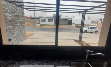 Duplex alquiler 2 dormitorios 1 baño con patio San Ignacio Village