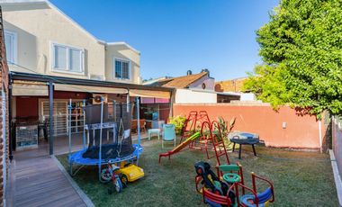 VENTA - Casa de 4 dormitorios con pileta. Baigorria.