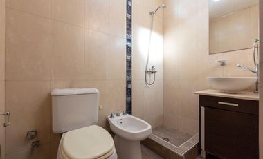 VENTA - Casa de 4 dormitorios con pileta. Baigorria.