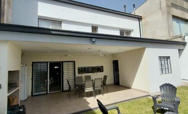 Casa 4D en Venta, San Martin al 3800