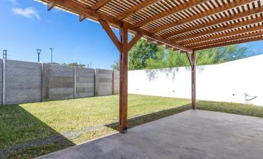 Casa en venta - 3 Dormitorios 2 Baños - Gorina