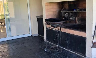 Casa en venta - 4 Dormitorios 5 Baños - Cocheras - 330Mts2 - Escobar