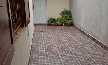Casa en venta - 3 Dormitorios 1 Baño - Cochera - Villa Regina, Río Negro