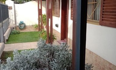 Casa en venta - 3 Dormitorios 1 Baño - Cochera - Villa Regina, Río Negro