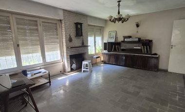 Casa en  Lomas de Zamora este