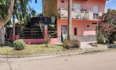 Casa en venta - 5 Dormitorios 3 Baños - 139Mts2 - San Clemente del Tuyú