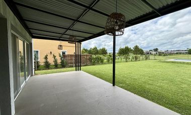 VENTA CASA SAN SEBASTIAN AREA 2 - 7 AMBIENTES AL GOLF