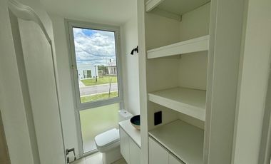 VENTA CASA SAN SEBASTIAN AREA 2 - 7 AMBIENTES AL GOLF