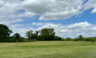 VENTA CASA SAN SEBASTIAN AREA 2 - 7 AMBIENTES AL GOLF