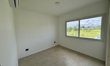 VENTA CASA SAN SEBASTIAN AREA 2 - 7 AMBIENTES AL GOLF