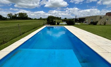 VENTA CASA SAN SEBASTIAN AREA 2 - 7 AMBIENTES AL GOLF