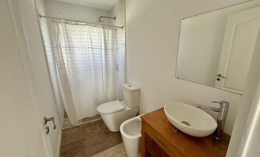 VENTA CASA SAN SEBASTIAN AREA 2 - 7 AMBIENTES AL GOLF