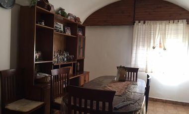 CASA EN VENTA CON EXCEPCIONAL PARQUE Y UBICACION EN CLUB DE CAMPO EL MORO, MARCOS PAZ