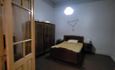 Casa en venta - 2 Dormitorios 1 Baño - Cochera - 130Mts2 - Valentín Alsina