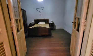 Casa en venta - 2 Dormitorios 1 Baño - Cochera - 130Mts2 - Valentín Alsina