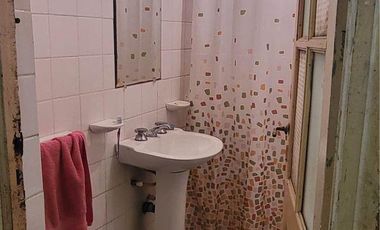 Casa en venta - 2 Dormitorios 1 Baño - Cochera - 130Mts2 - Valentín Alsina