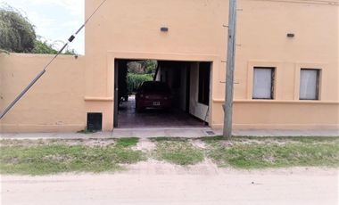 Casa en venta - 4 Dormitorios 2 Baños - Cocheras - 2.187Mts2 - San Pedro, Córdoba